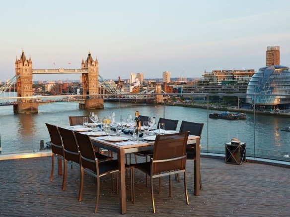Three Bedroom Serviced Apartment in Tower Hill, London EC3R