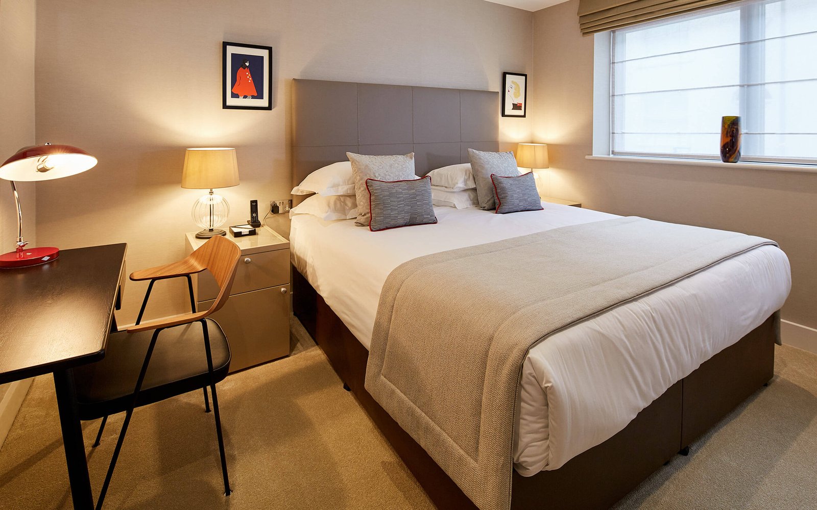 One Bedroom Serviced Apartment in Knightsbridge, London SW7