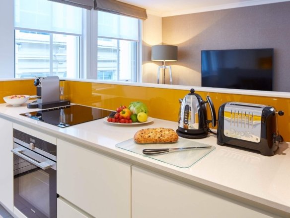 One Bedroom Serviced Apartment in City of London, London EC4