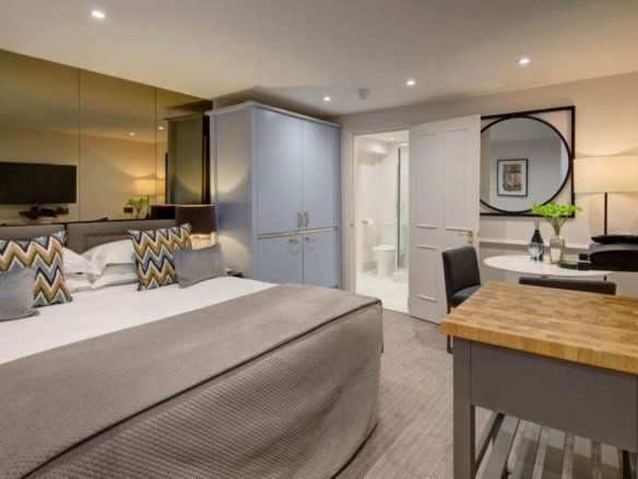 Designer Studio Apartment in Kensington, London SW5