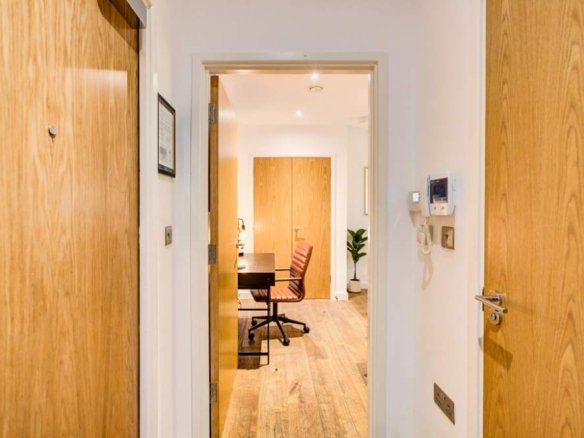 Three Bedroom Serviced Apartment in Greenwich, London SE10