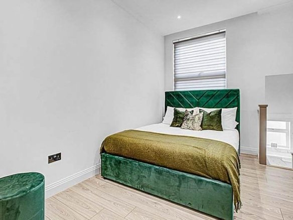 One Bedroom Serviced Apartment in Fulham, London SW6