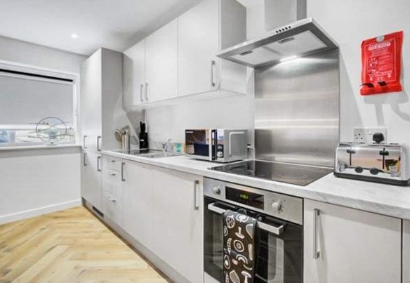 One Bedroom Serviced Apartment in Mitcham, Surrey CR4