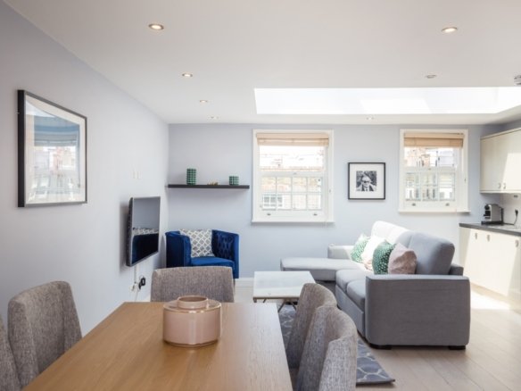 Two Bedroom Apartment in Bayswater, London