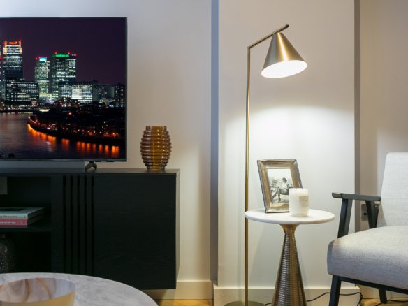 Deluxe Two Bedroom Apartment with Study & Terrace in Camden, London