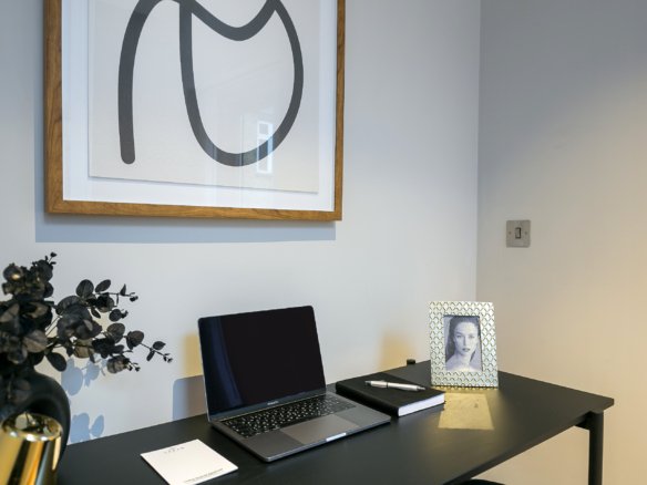 Two Bedroom Apartment with Study in Camden, London