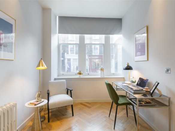 Three Bedroom Deluxe with Study and Terrace Serviced Apartment in Camden