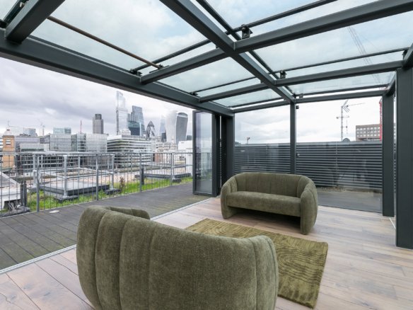 Two Bedroom Apartment with Rooftop Terrace in London Bridge, London