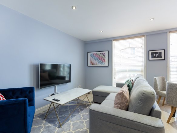One Bedroom Apartment in Covent Garden, London