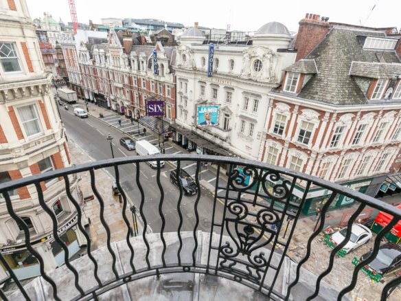 Three Bedroom Penthouse in Soho, London